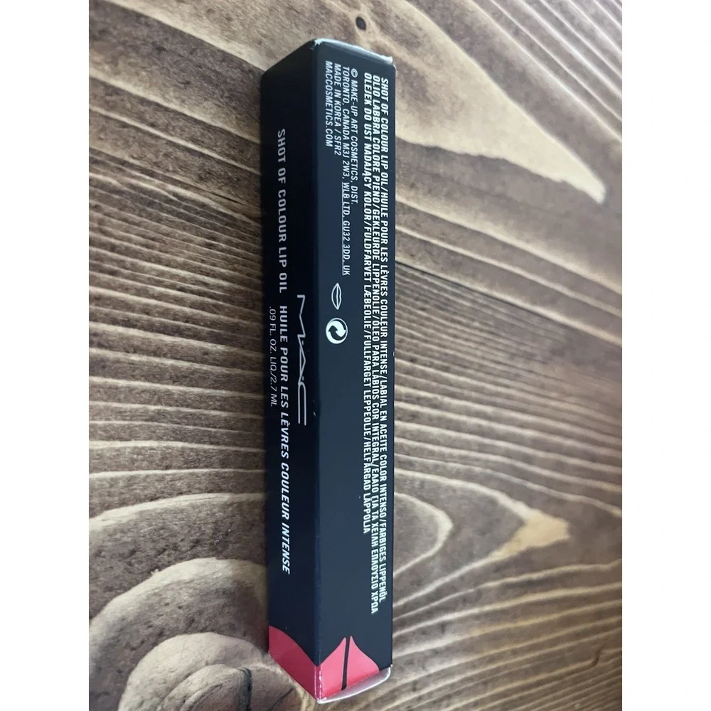 New MAC Shot of Color Lip Oil 0.09 fl. oz / 2.7ml K-Pop Boyfriend Red‎